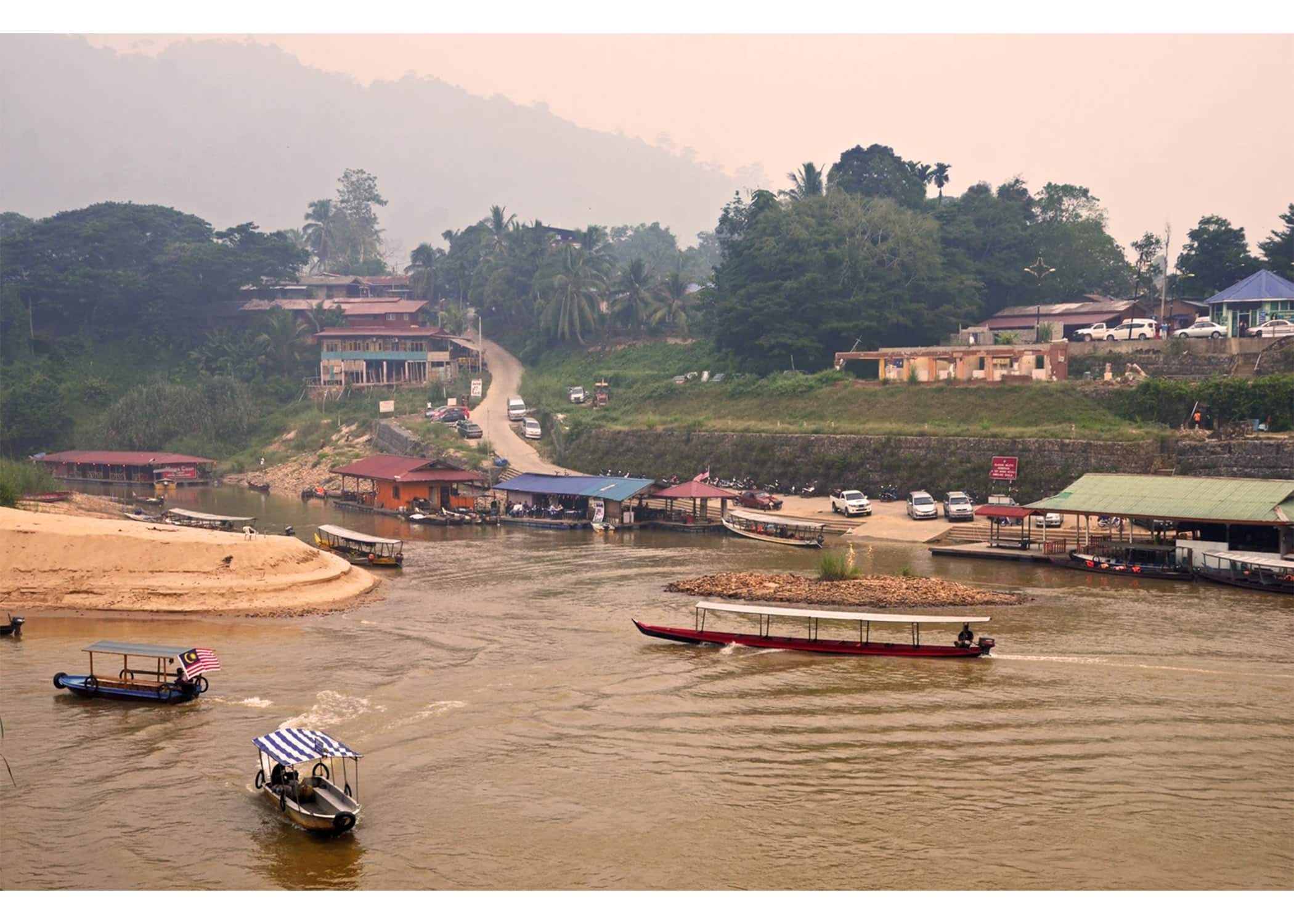 Kuala Tembeling Ferry Port for Entrance into the Jungle (image via Culture Trip)