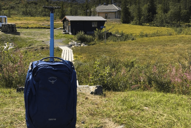 This Osprey Ozone has a wheel handle system that makes it one of the best back packs for back pain