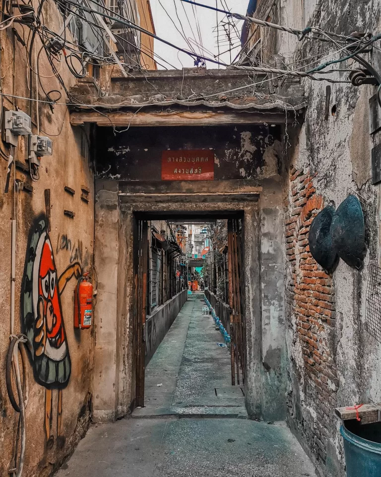 Talad Noi is an old part of Bangkok with much for travelers to explore